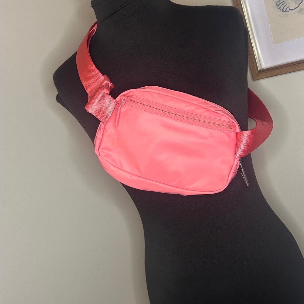 Lululemon | 1L Pink Everywhere Belt Bag - Picture 3 of 4